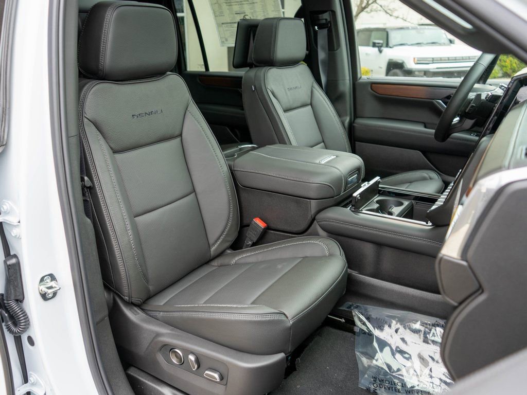 New 2026 GMC Yukon XL Denali w/ Denali Reserve Package image 9