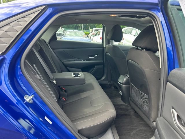 Used 2025 Hyundai Elantra SEL FWD image 17