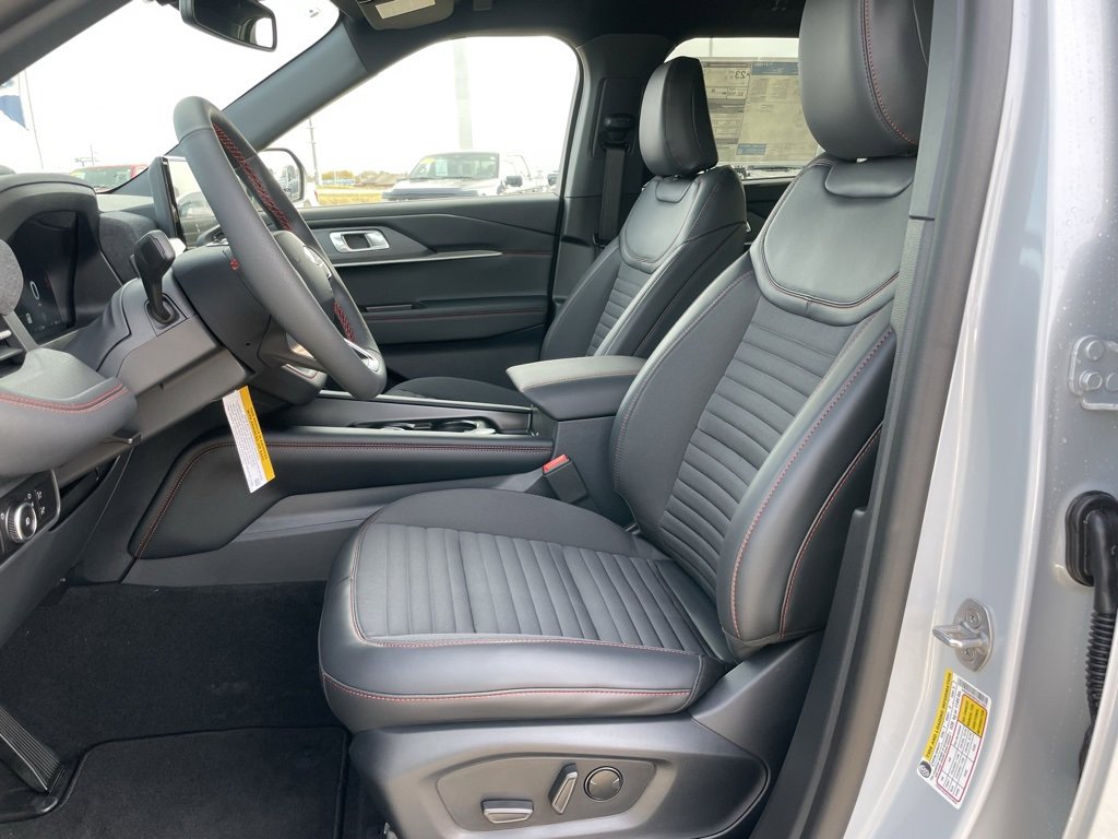 New 2026 Ford Explorer ST-Line w/ ST-Line Street Pack image 7
