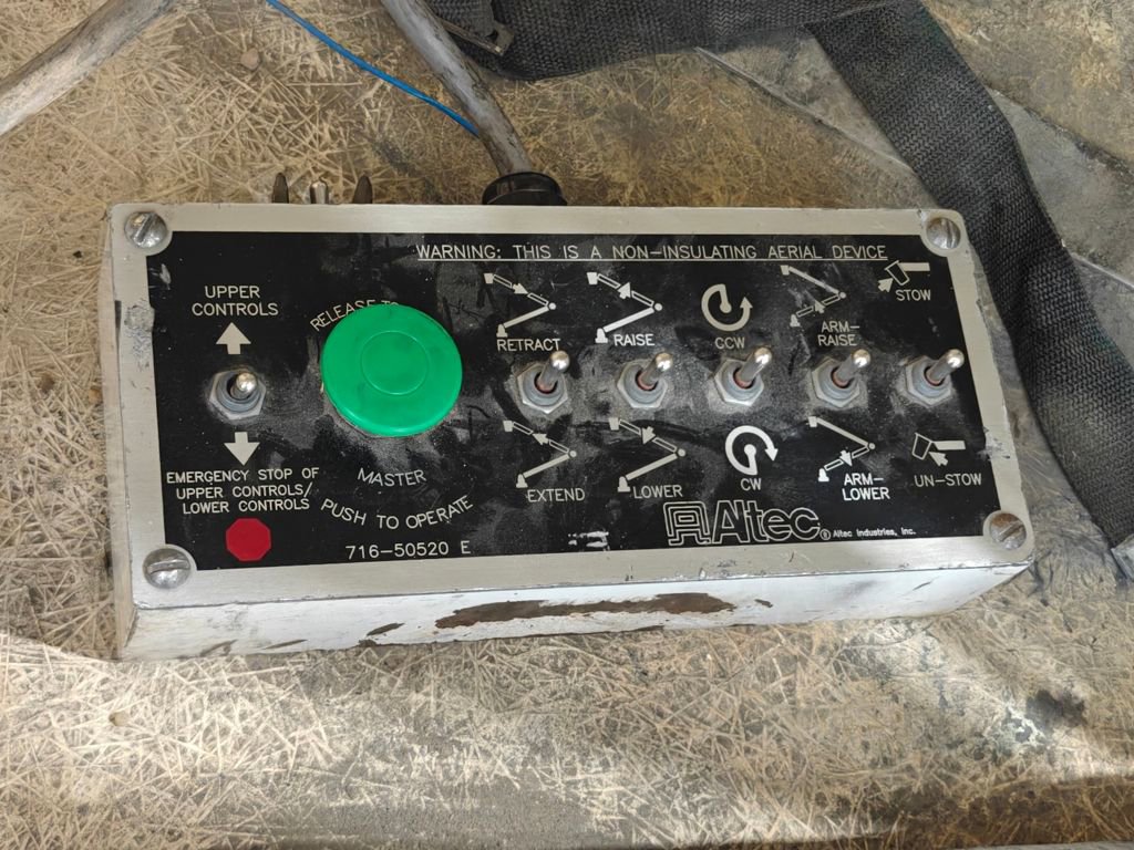 Used 2014 Ford F450 XL w/ Snow Plow Prep Package image 25