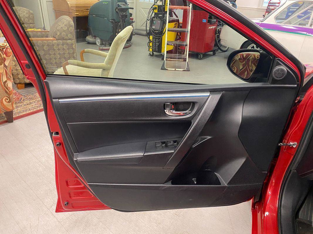 Used 2015 Toyota Corolla S image 9