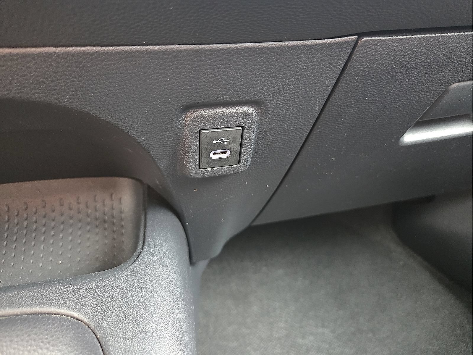 Used 2025 Toyota Corolla SE FWD image 22