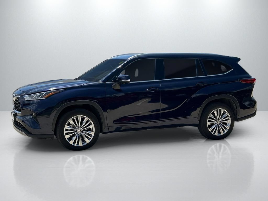 Used 2023 Toyota Highlander Platinum FWD image 8