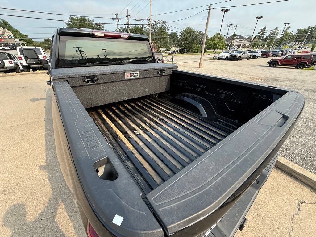 Used 2024 Chevrolet Silverado 2500 Custom AWD/4WD image 8
