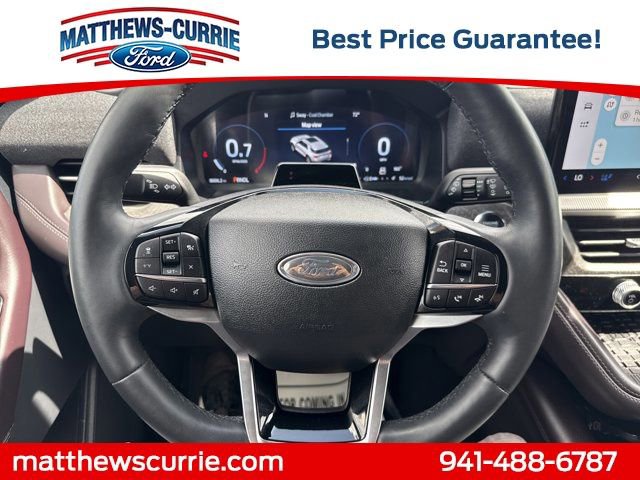 Certified 2025 Ford Explorer Platinum RWD image 18