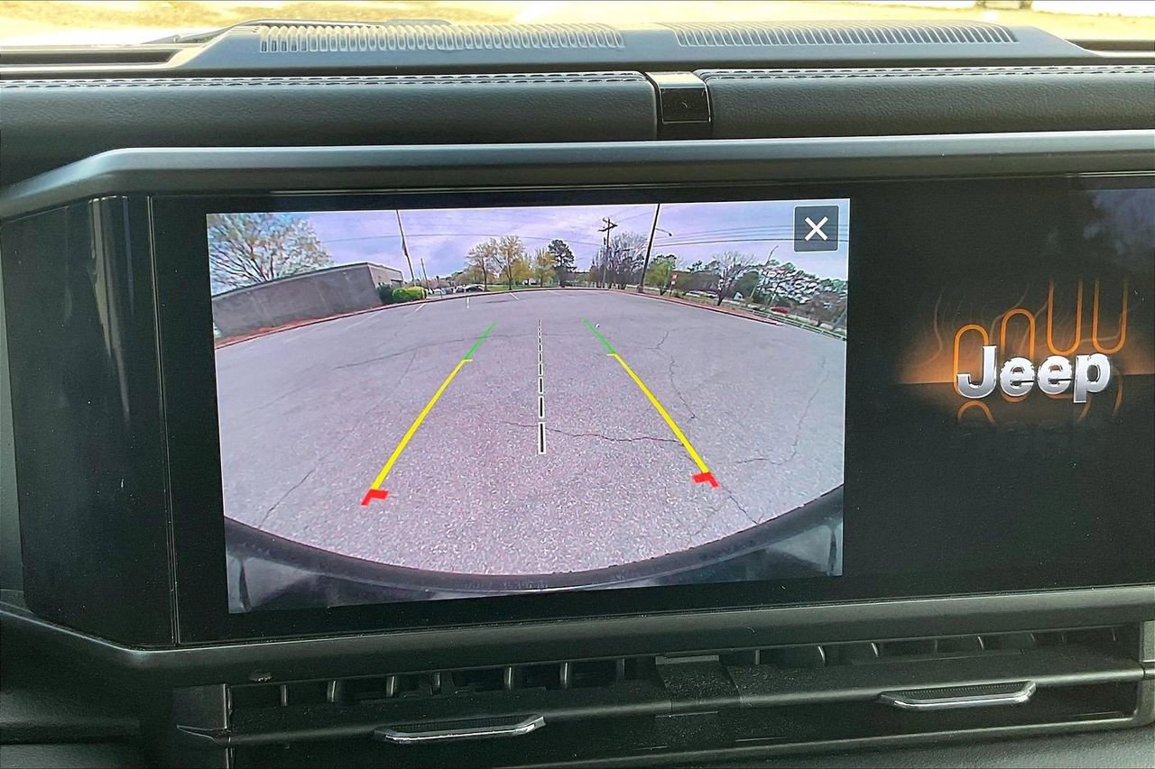 Used 2024 Jeep Wrangler Unlimited Sahara image 14