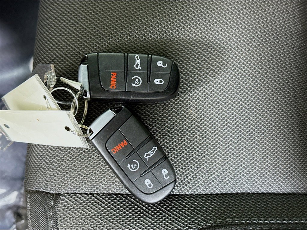 Used 2017 Dodge Charger R/T image 31