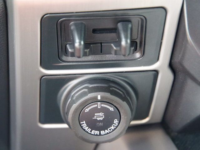 Used 2022 Ford F250 Platinum w/ FX4 Off-Road Package AWD/4WD image 32