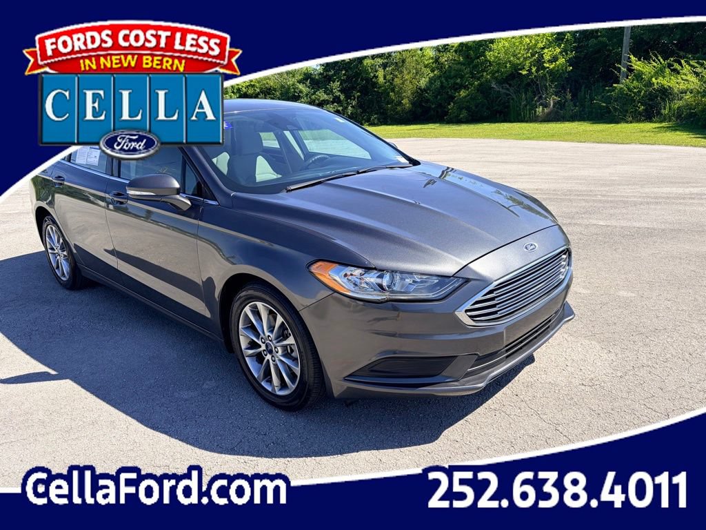 Certified 2017 Ford Fusion SE FWD image 1