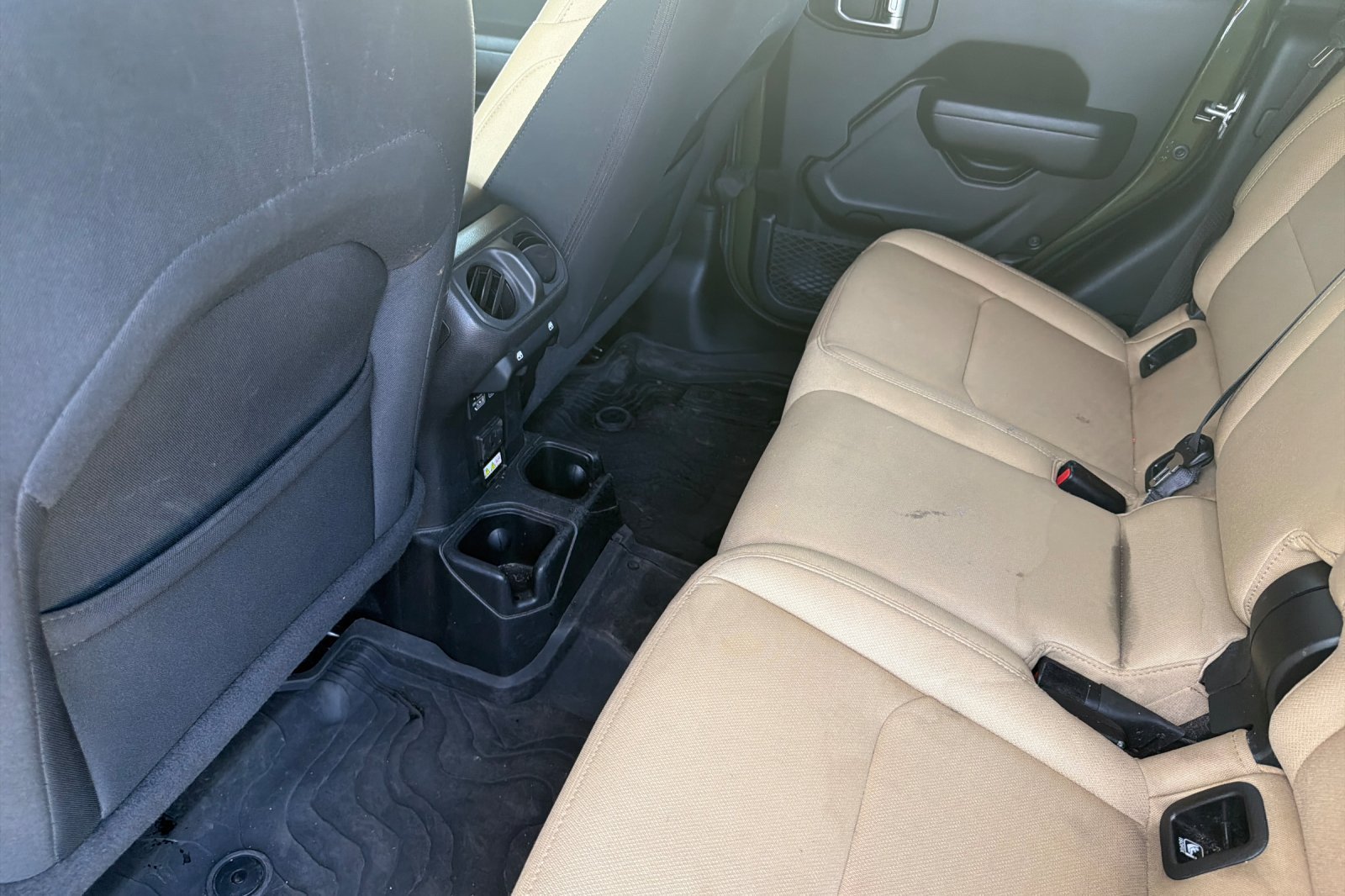 Used 2022 Jeep Gladiator Sport AWD/4WD image 16