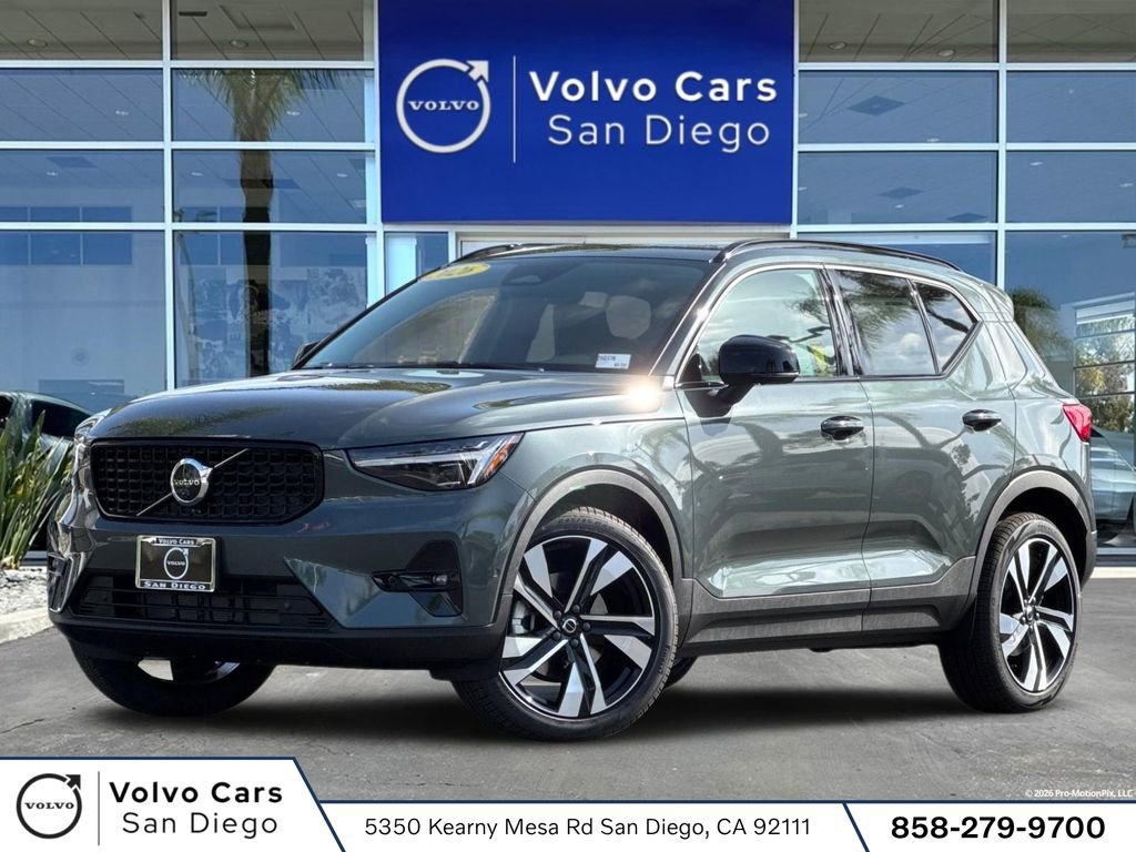New 2026 Volvo XC40 B5 Ultra w/ Climate Package