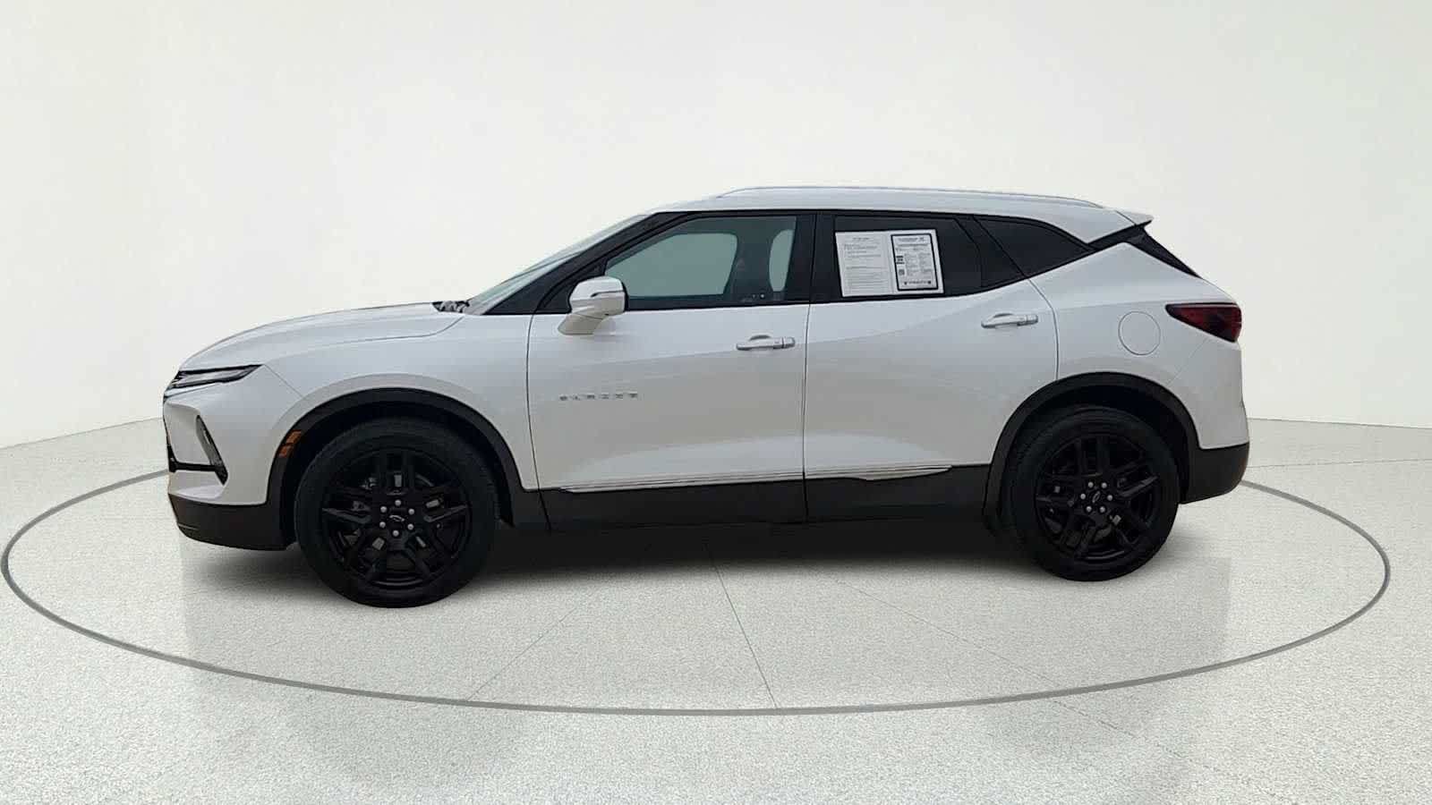 Used 2023 Chevrolet Blazer Premier w/ Driver Confidence II Package FWD image 4
