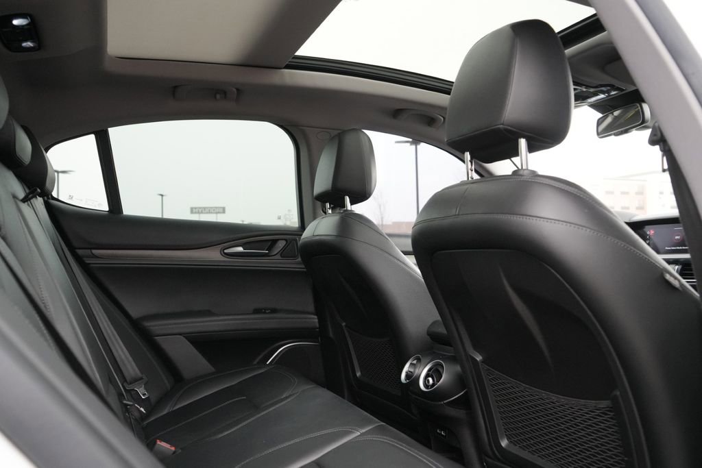 Used 2020 Alfa Romeo Stelvio Ti w/ Active Blind Spot Package image 16
