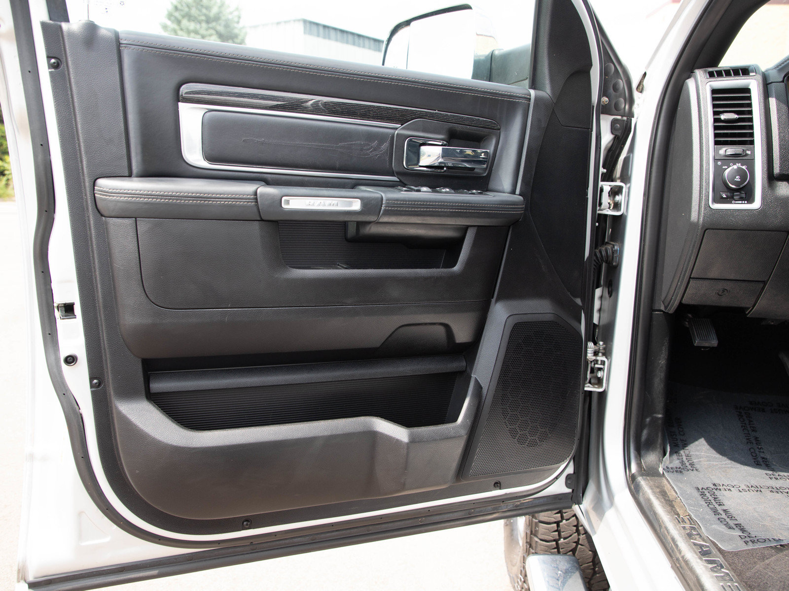 Used 2017 RAM 2500 Limited AWD/4WD image 18