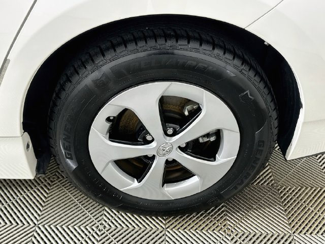 Used 2013 Toyota Prius Two FWD image 19
