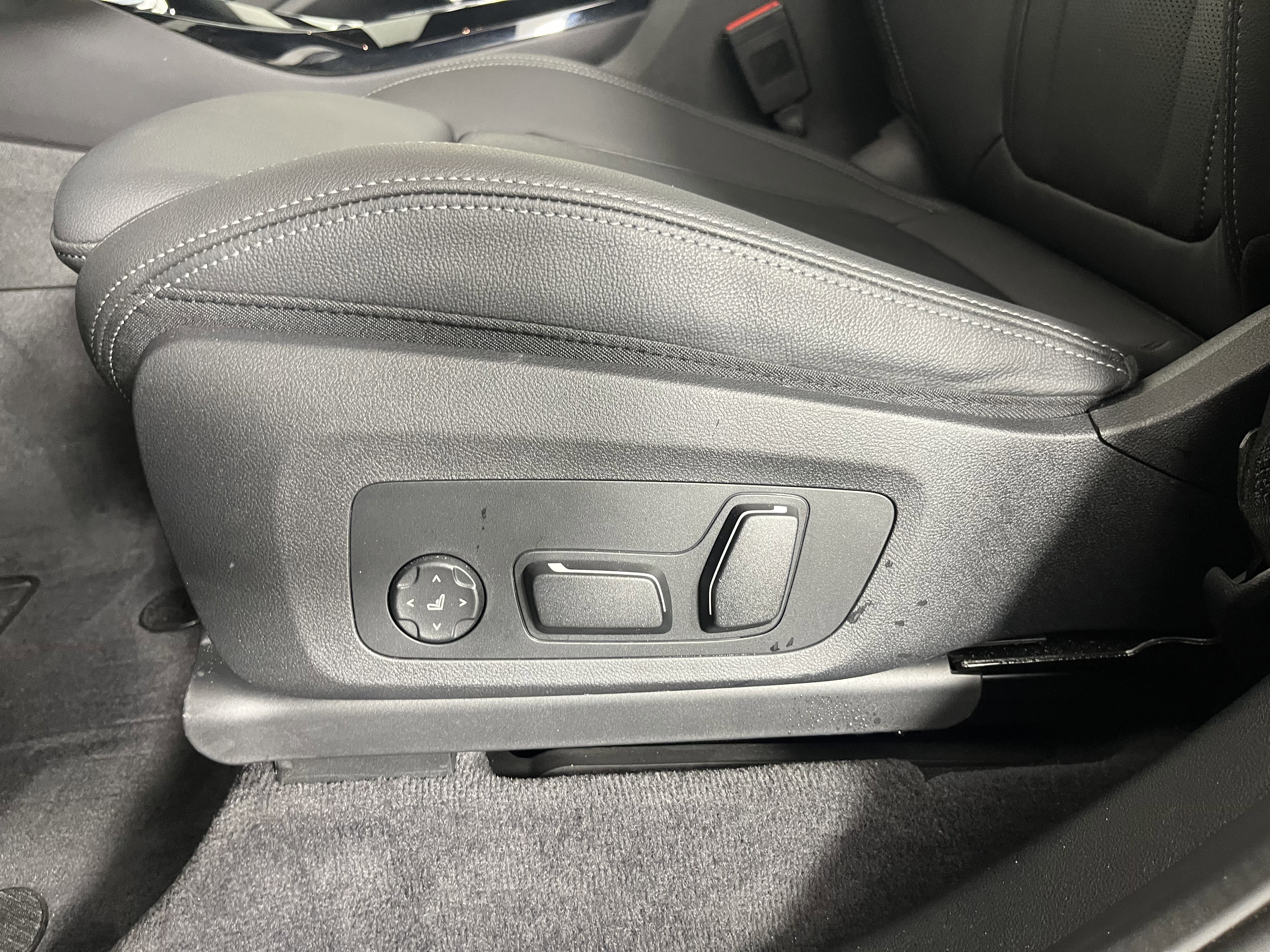 Certified 2024 BMW X3 xDrive30i w/ Premium Package w/ZPA image 20