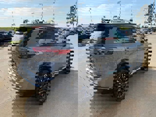 Used 2025 Nissan Rogue Platinum w/ Platinum Premium Package image 5