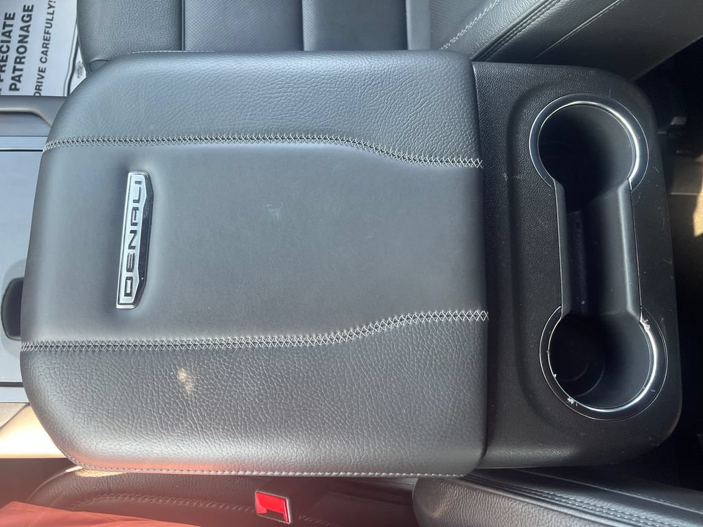 Used 2025 GMC Yukon Denali AWD/4WD image 21