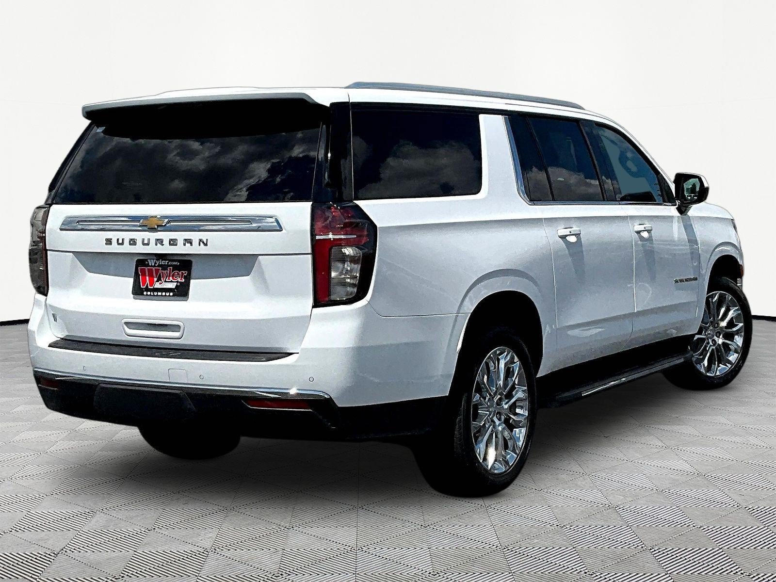 Used 2023 Chevrolet Suburban LS AWD/4WD image 6