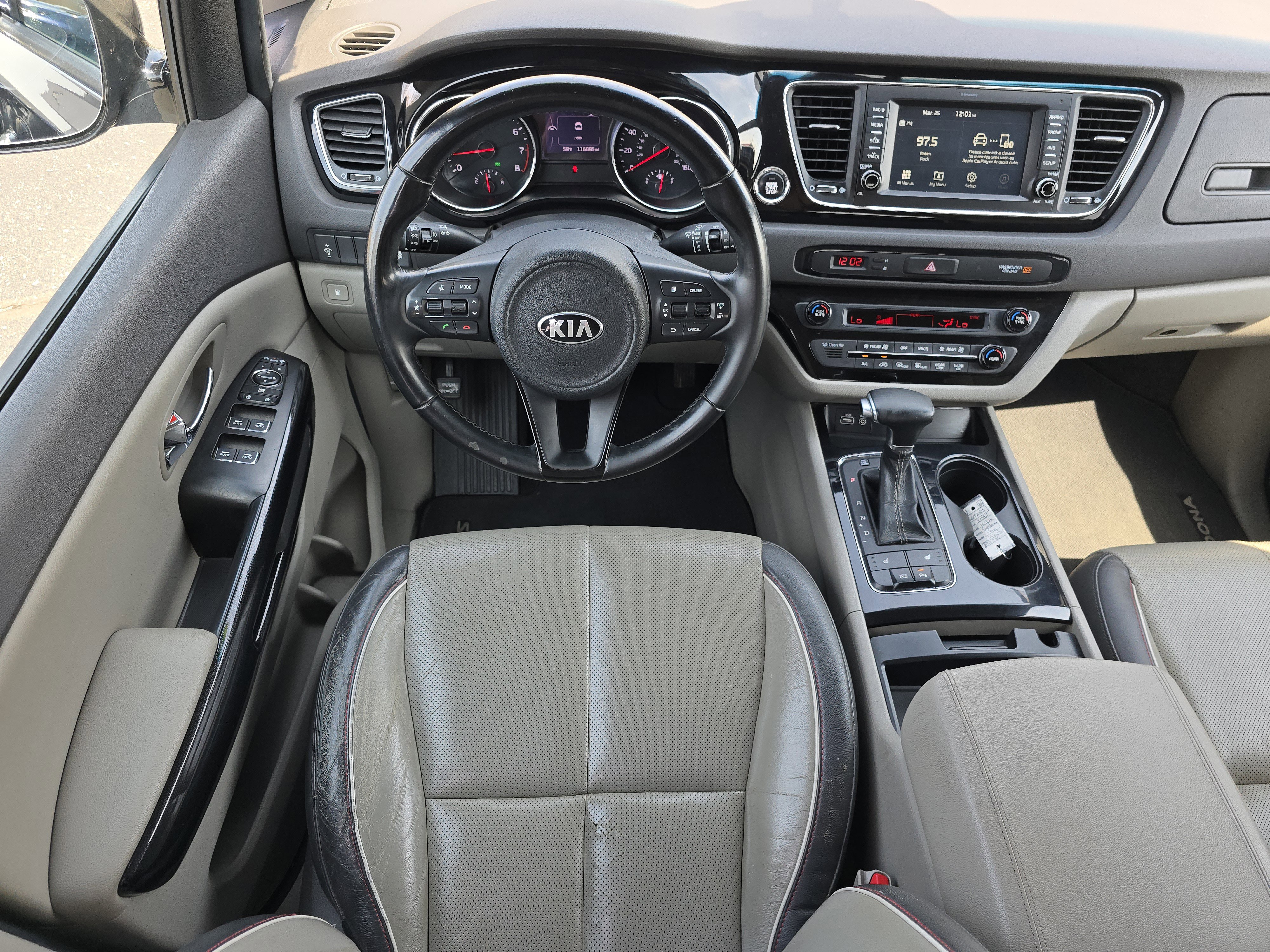Used 2017 Kia Sedona EX image 29