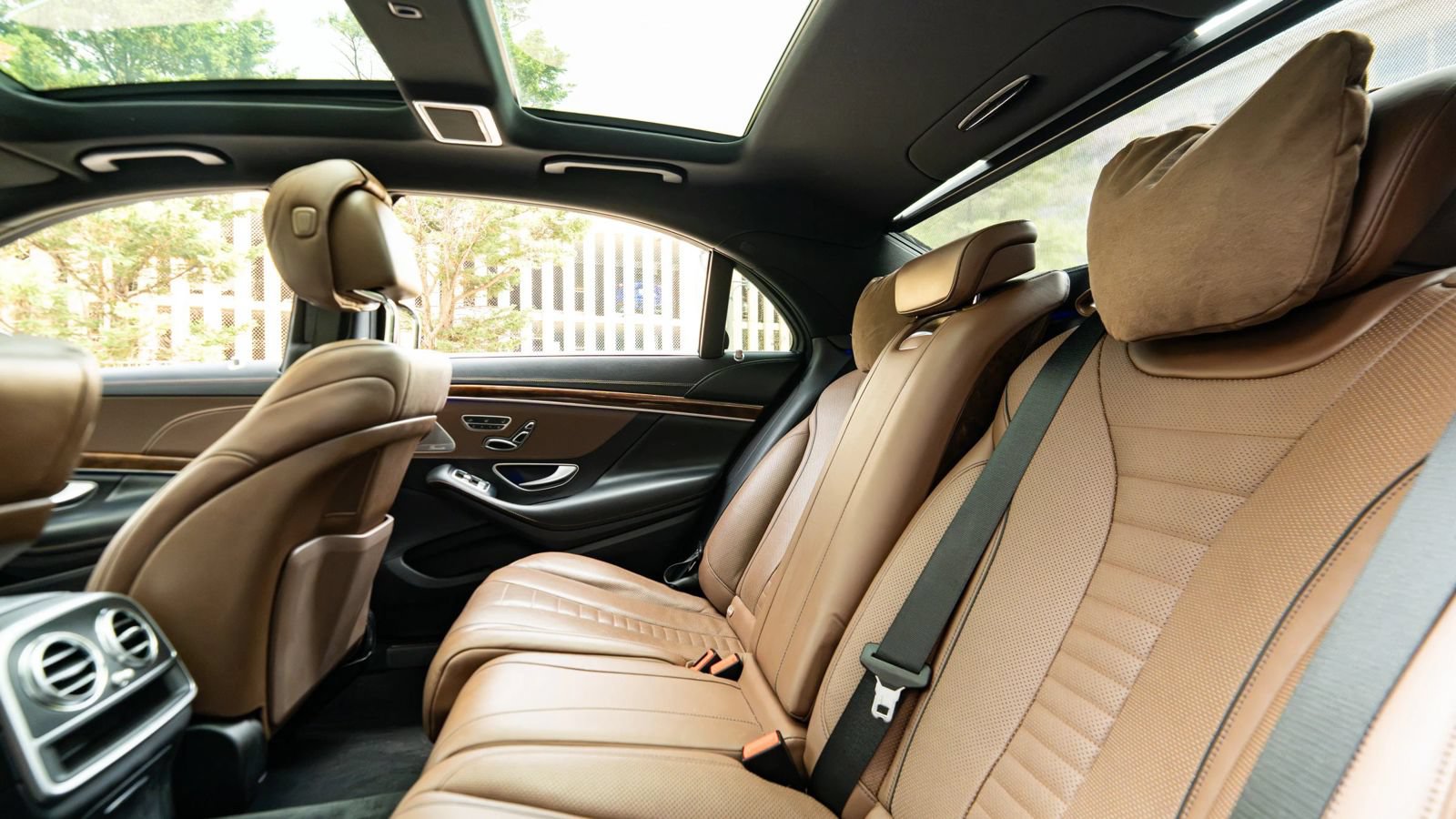 Used 2015 Mercedes-Benz S 550 4MATIC Sedan image 24