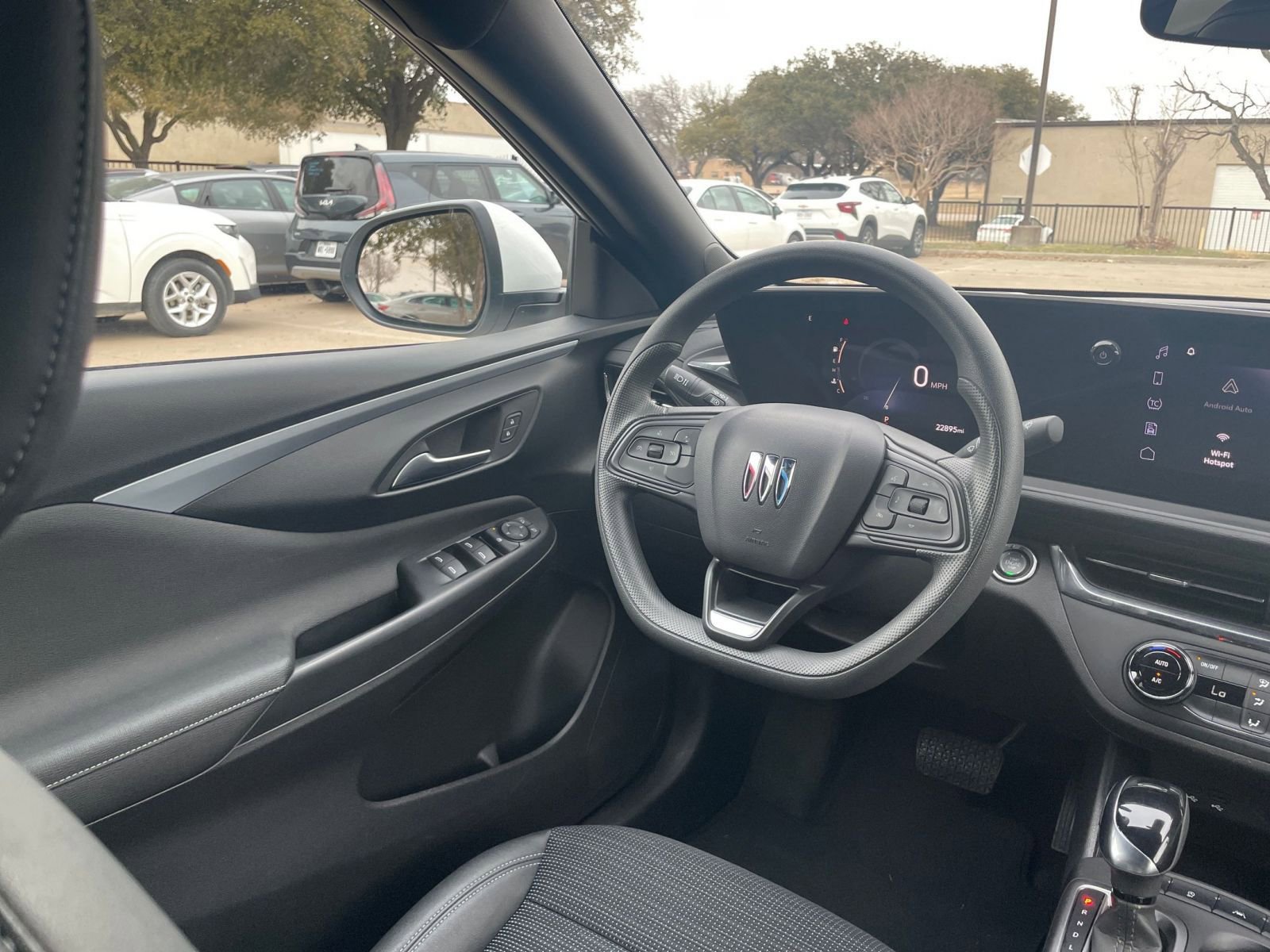 Used 2025 Buick Envista Preferred image 37