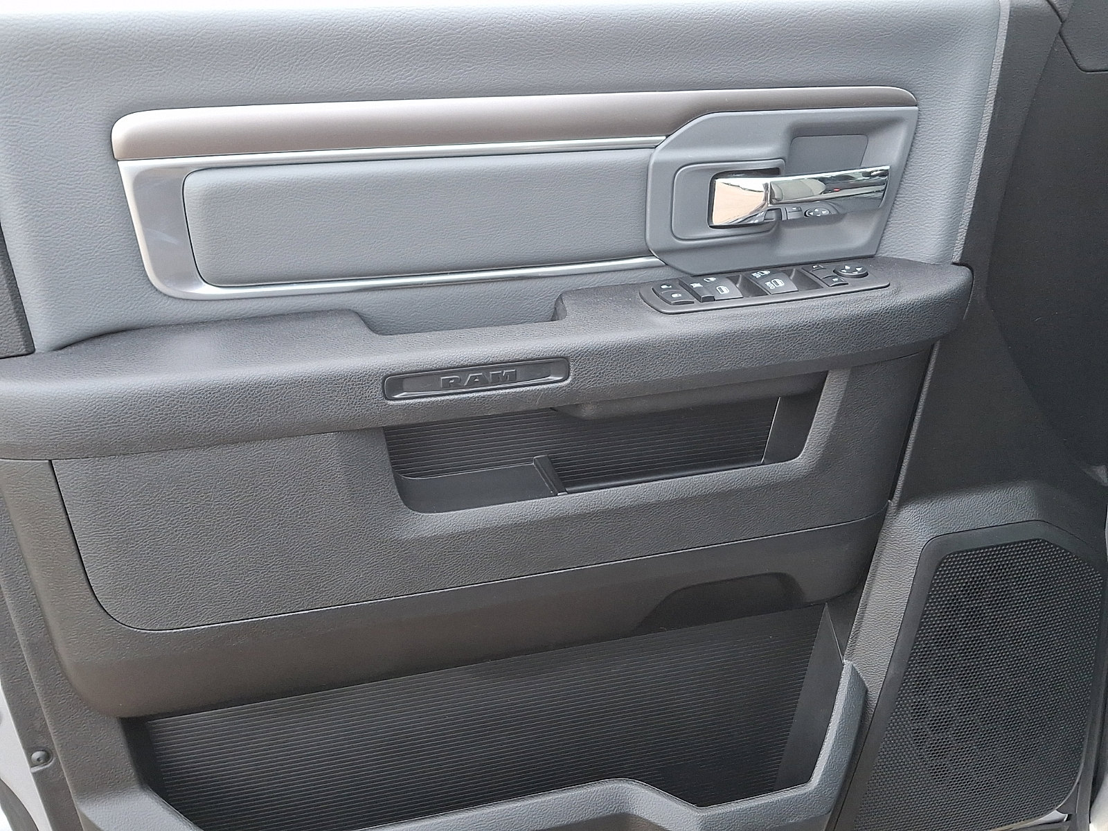 Used 2024 RAM 1500 Classic SLT image 11