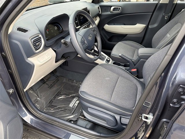 Certified 2025 Hyundai Venue Limited image 9