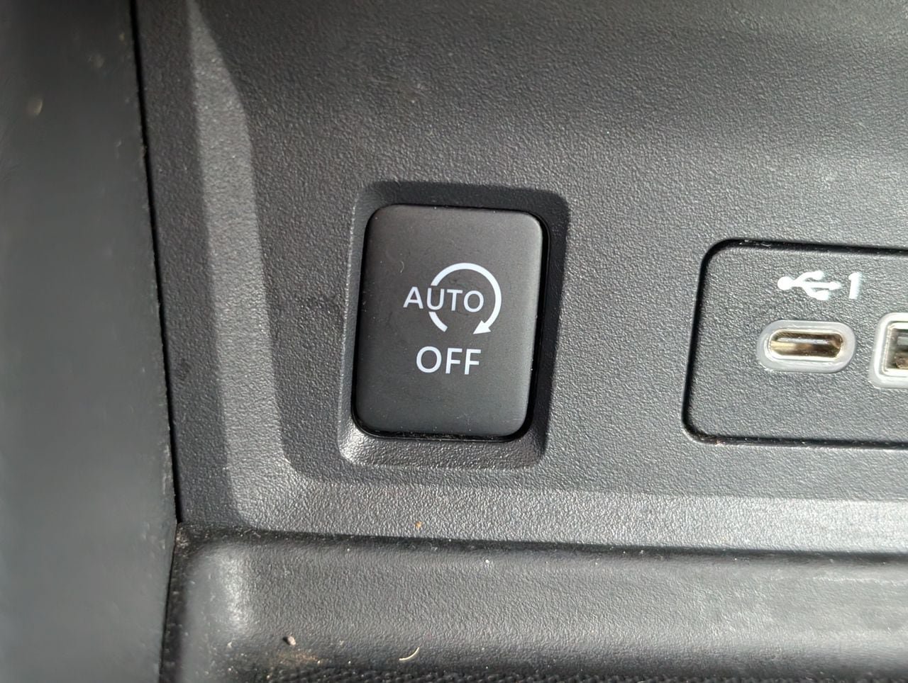 Used 2024 Nissan Sentra SV FWD image 18