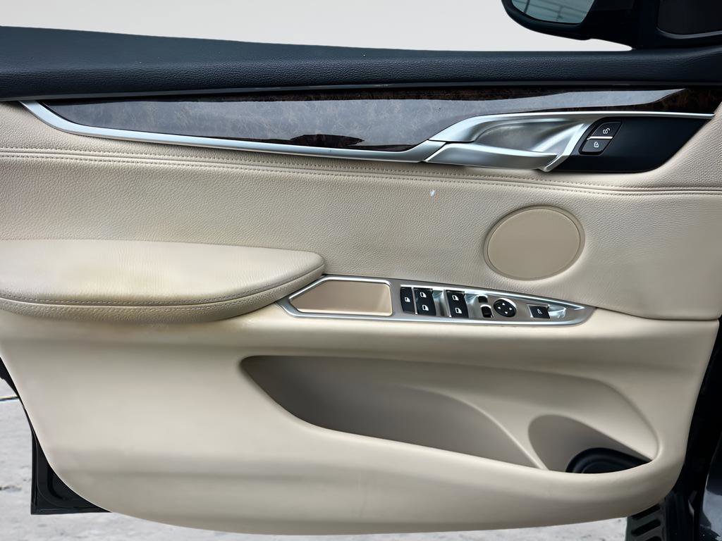 Used 2015 BMW X5 xDrive35d image 40