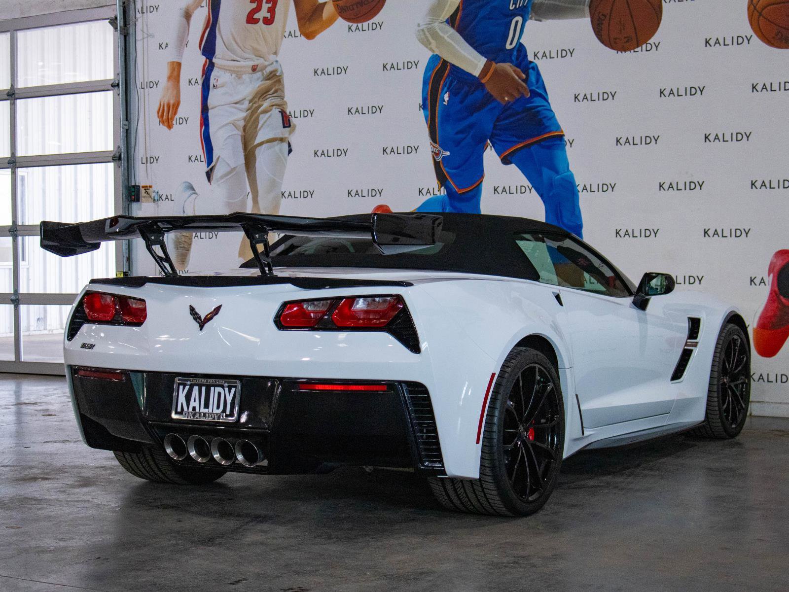 Used 2019 Chevrolet Corvette Grand Sport w/ Carbon Flash Badge Package RWD image 20