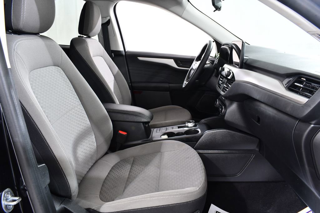 Used 2022 Ford Escape SE w/ SE Sport Appearance Package image 10