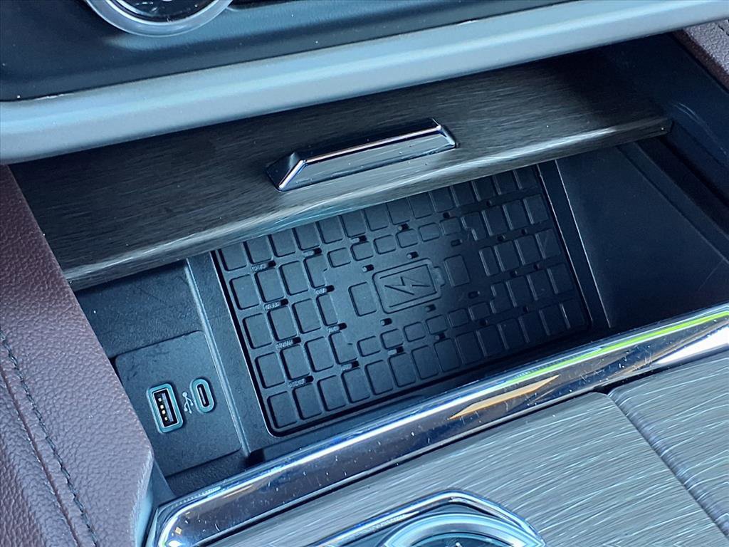 Used 2023 Ford Expedition Limited image 13