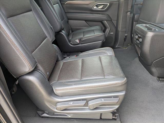 Used 2022 Chevrolet Suburban High Country AWD/4WD image 23