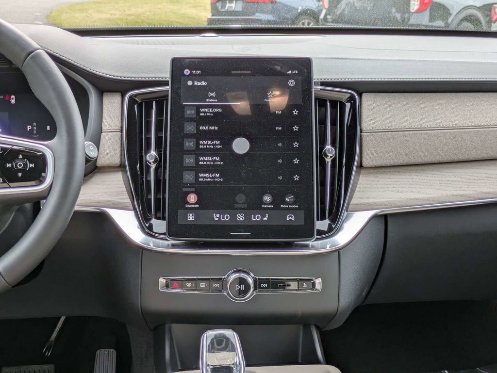 Used 2026 Volvo XC90 B6 Plus w/ Protection Package Premier AWD/4WD image 21