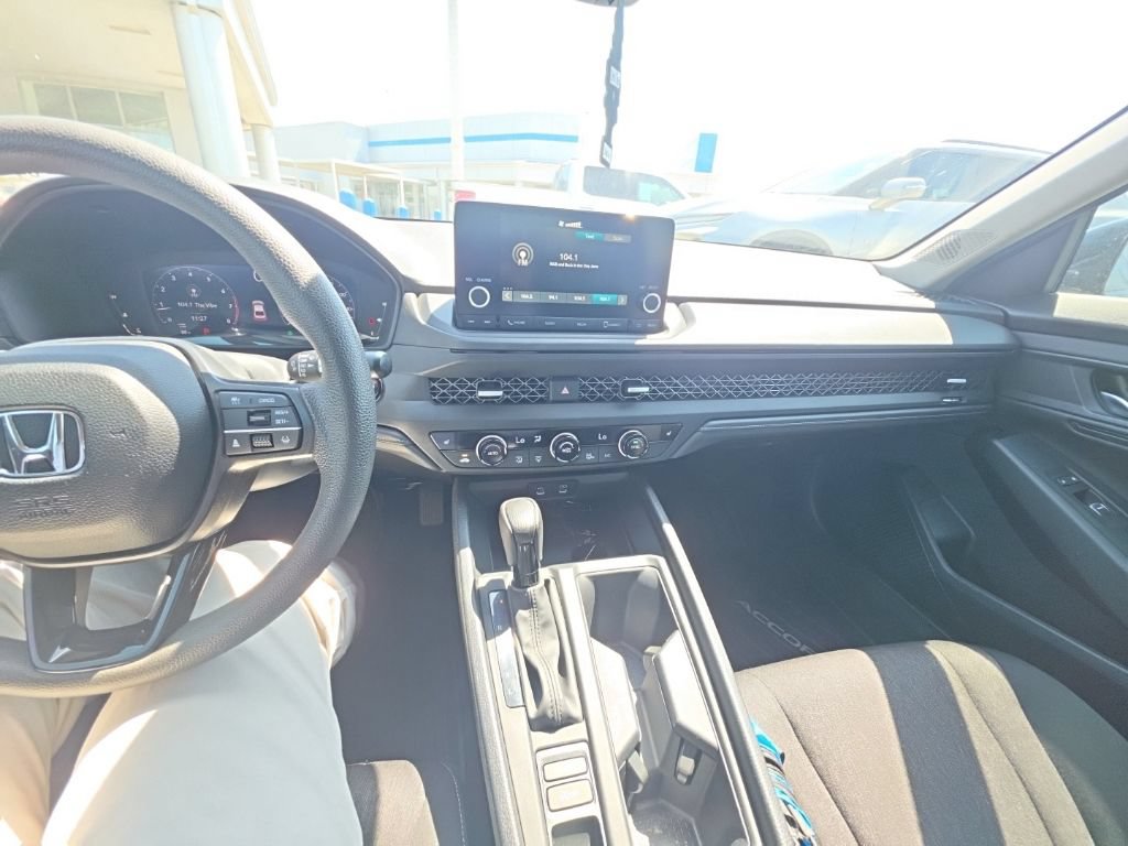Used 2023 Honda Accord EX image 15