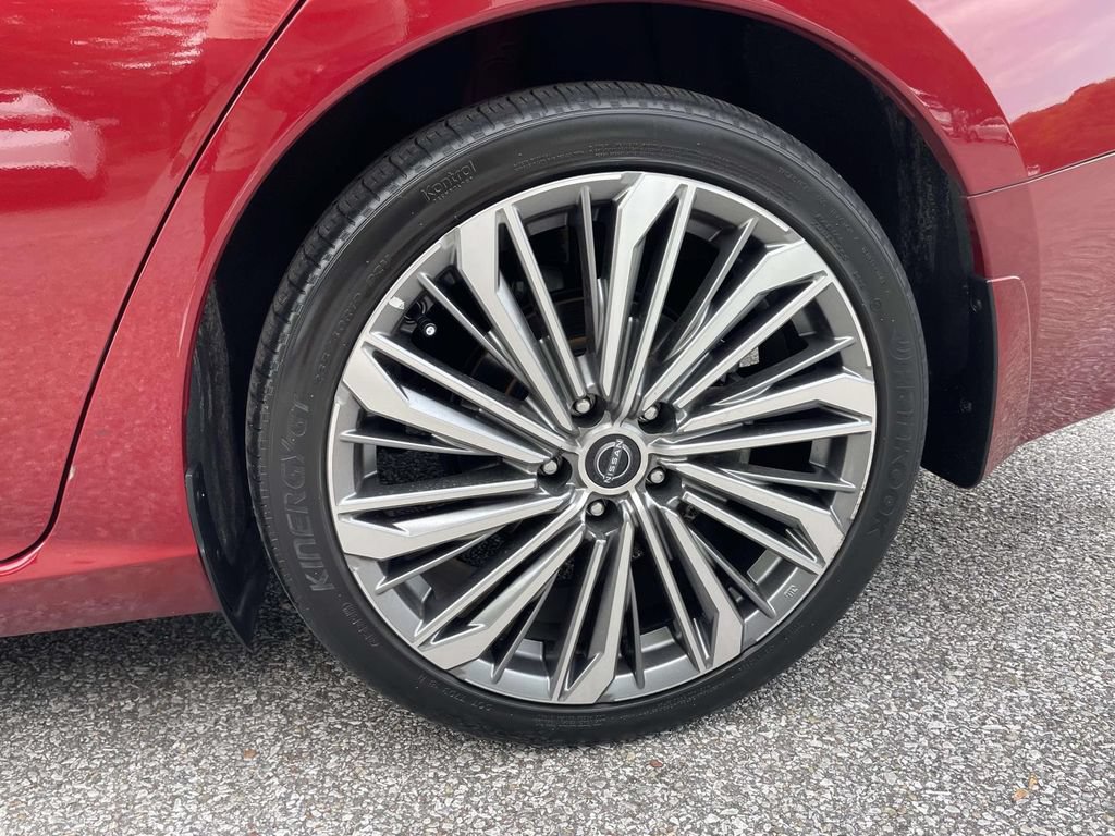 Used 2024 Nissan Altima 2.5 SL FWD image 10