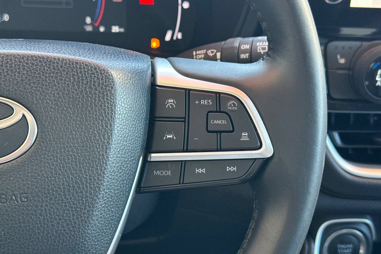 Certified 2025 Toyota Grand Highlander AWD image 31