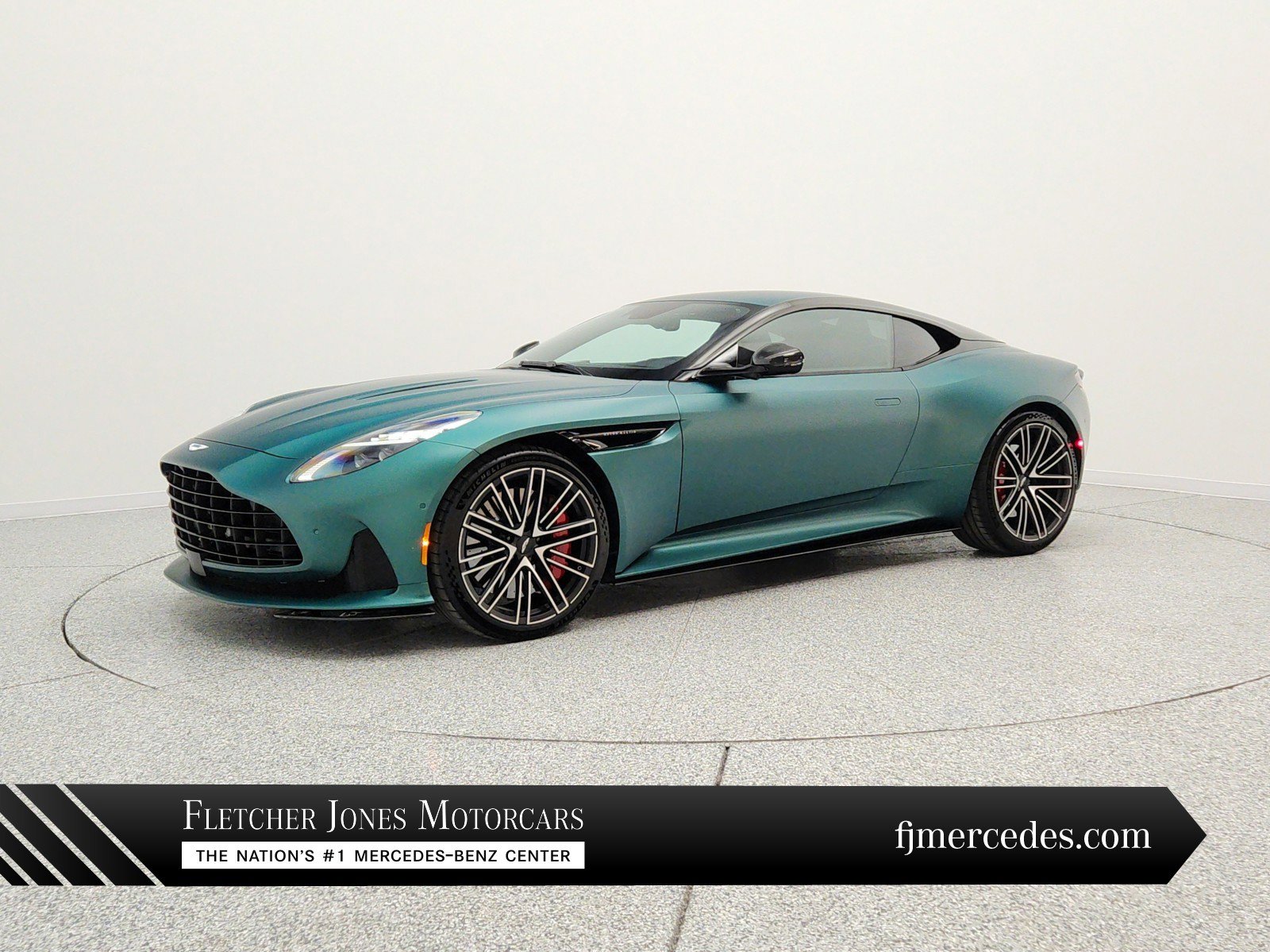 Used 2024 Aston Martin DB12 Coupe RWD image 1