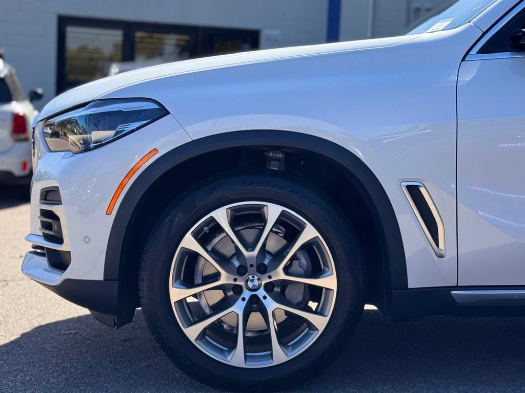 Used 2022 BMW X5 xDrive40i w/ Premium Package AWD/4WD image 11