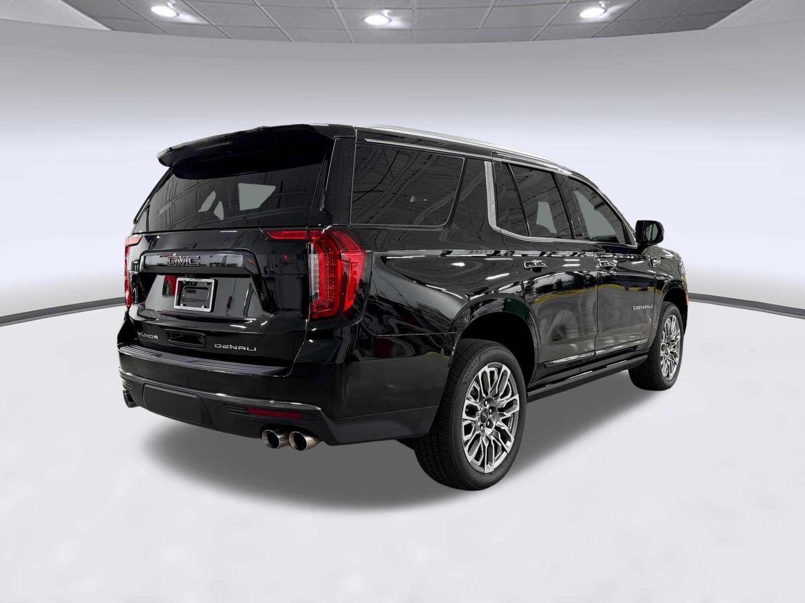 Used 2023 GMC Yukon Denali Ultimate AWD/4WD image 9