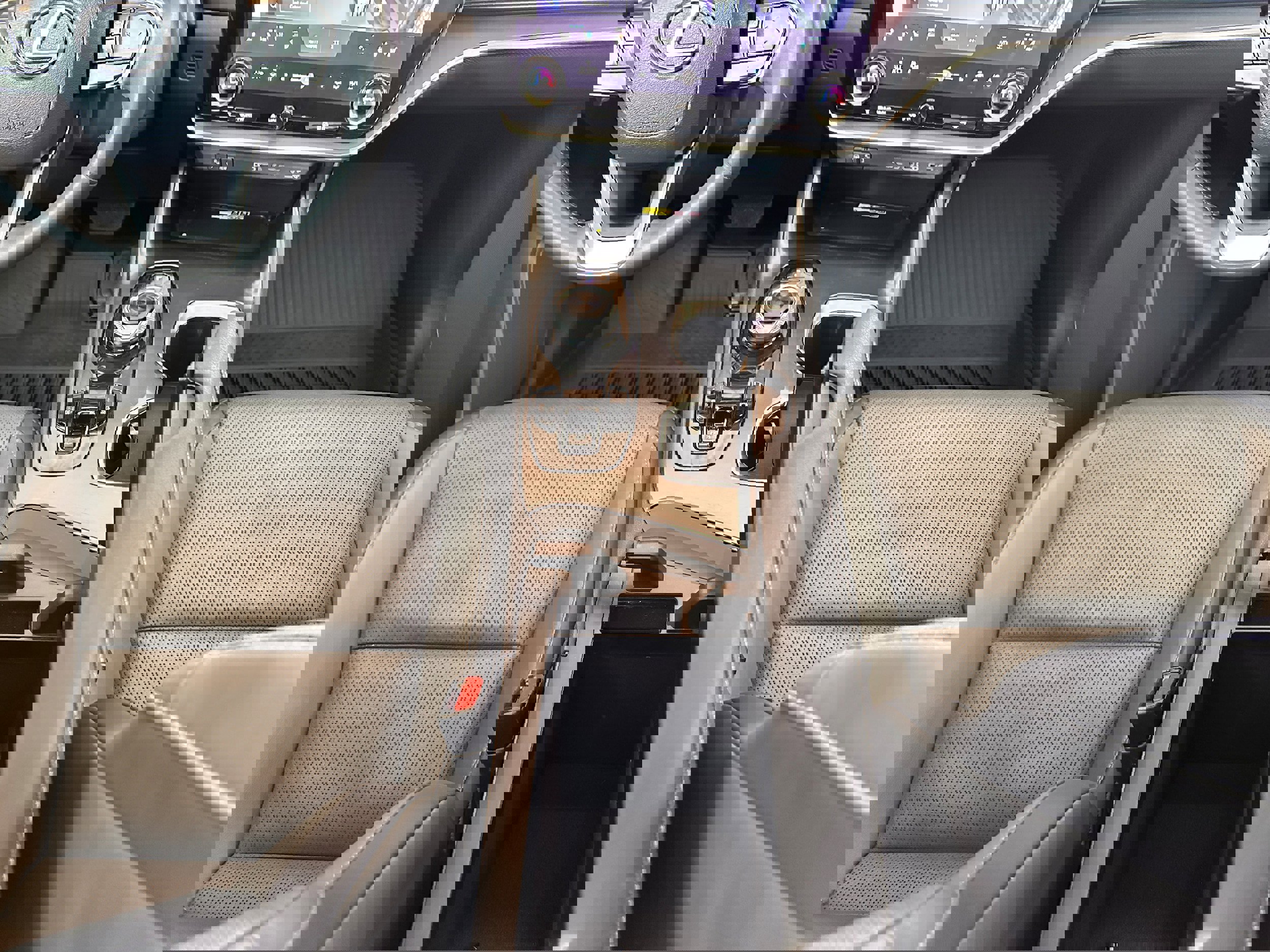 Used 2023 Lexus RZ 450e Premium image 21