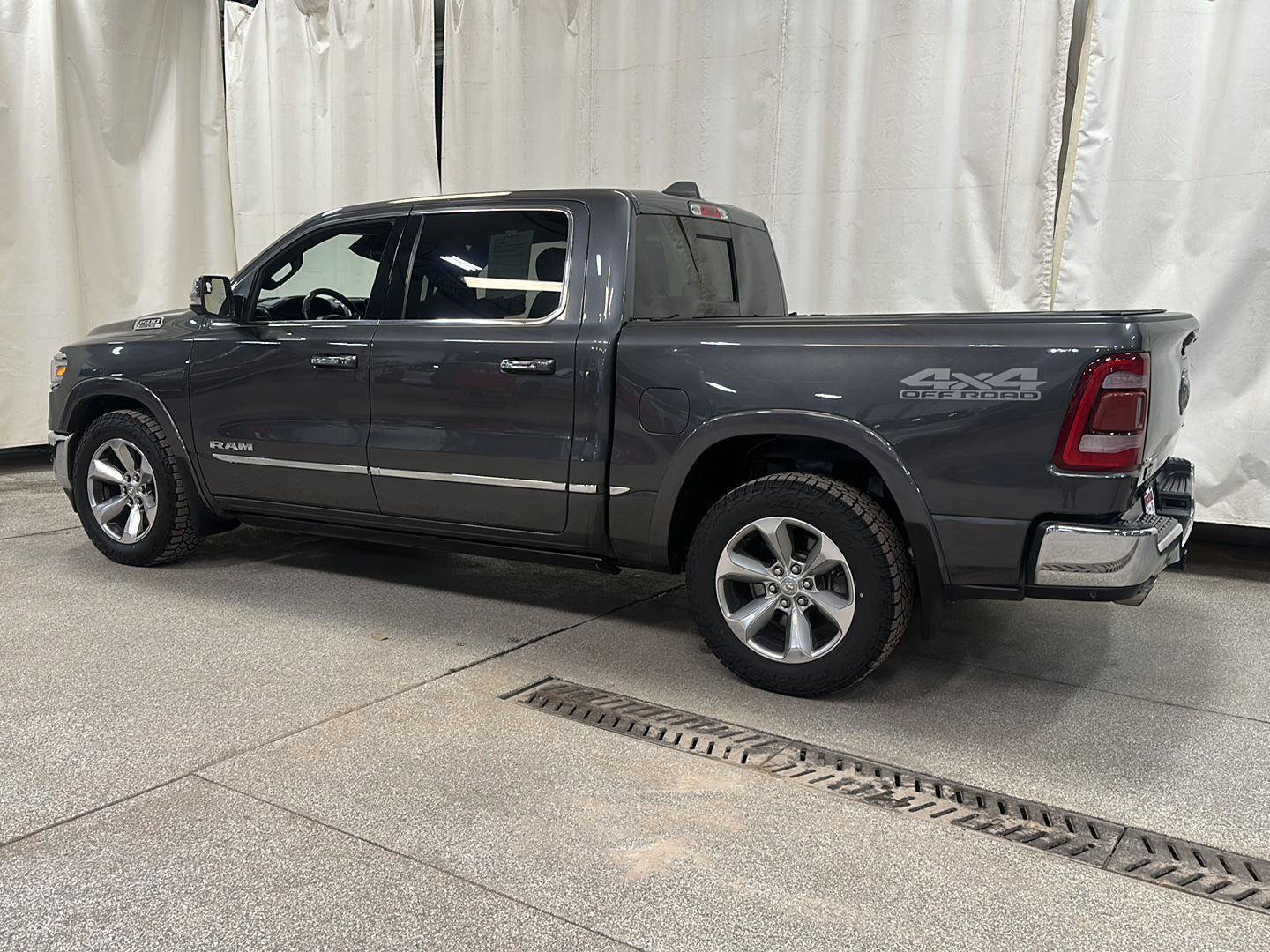 Used 2019 RAM 1500 Limited image 3