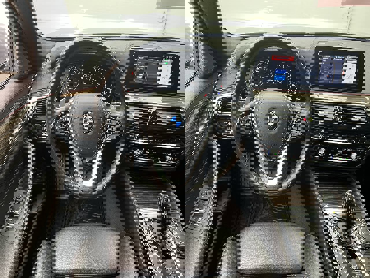 Used 2018 BMW 530i xDrive image 15