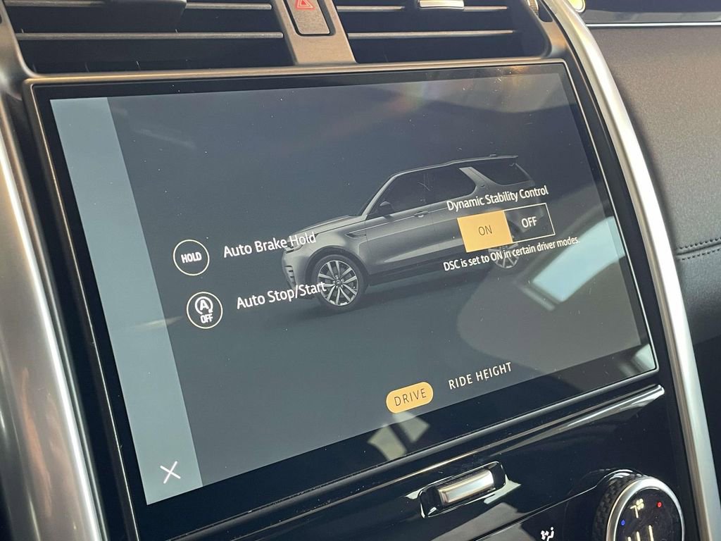 Used 2025 Land Rover Discovery S image 28