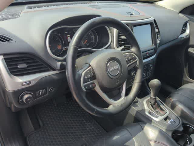 Used 2015 Jeep Cherokee Trailhawk w/ Leather Interior Group AWD/4WD image 10