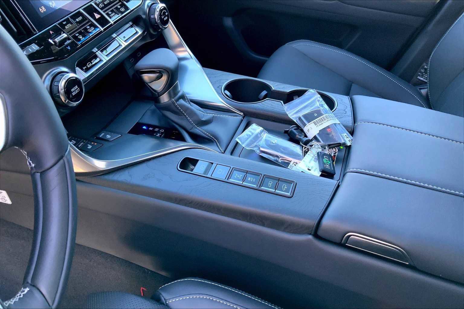 New 2025 Lexus LX 600 4WD w/ Luxury Package image 7