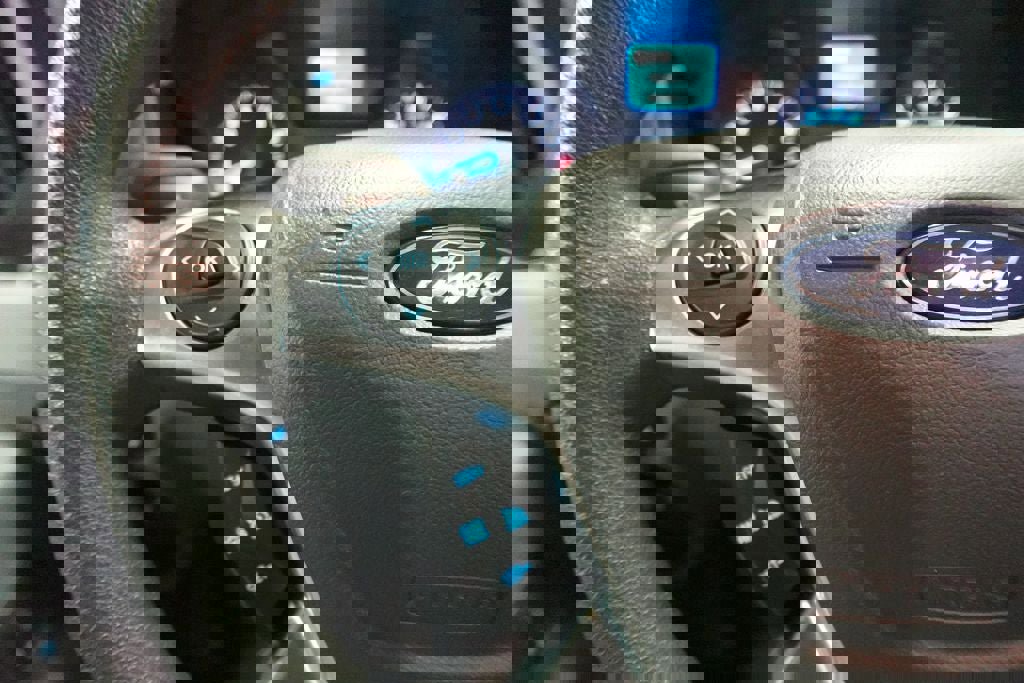 Used 2019 Ford Transit 250 130 Low Roof image 8