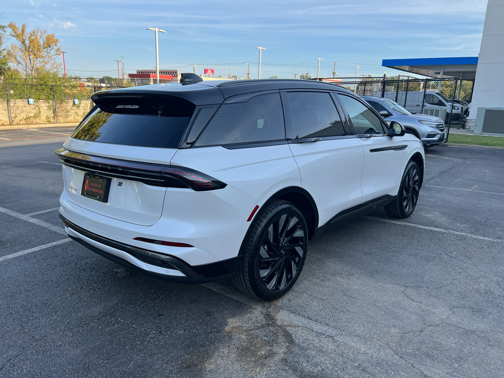 New 2026 Lincoln Nautilus Reserve w/ Jet Appearance Package image 6