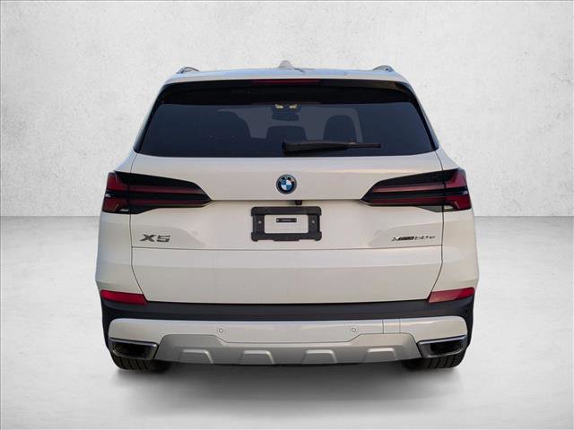 Used 2025 BMW X5 xDrive50e image 6